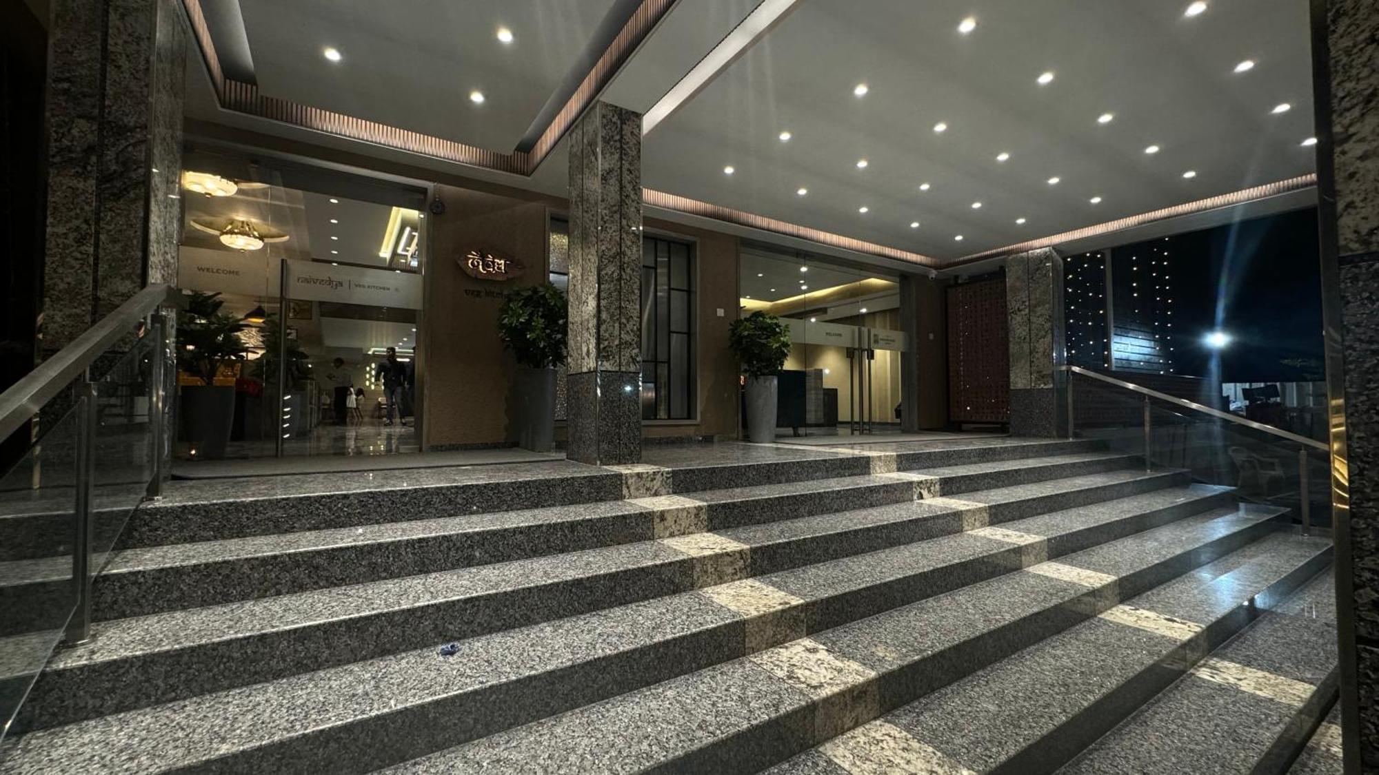 The Pavilion Park Resort Malegaon Exterior foto